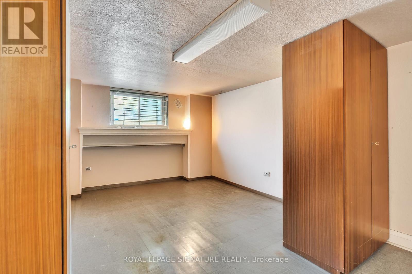 221 Hanna Road, Toronto (Leaside), Ontario  M4G 3P2 - Photo 33 - C12446559