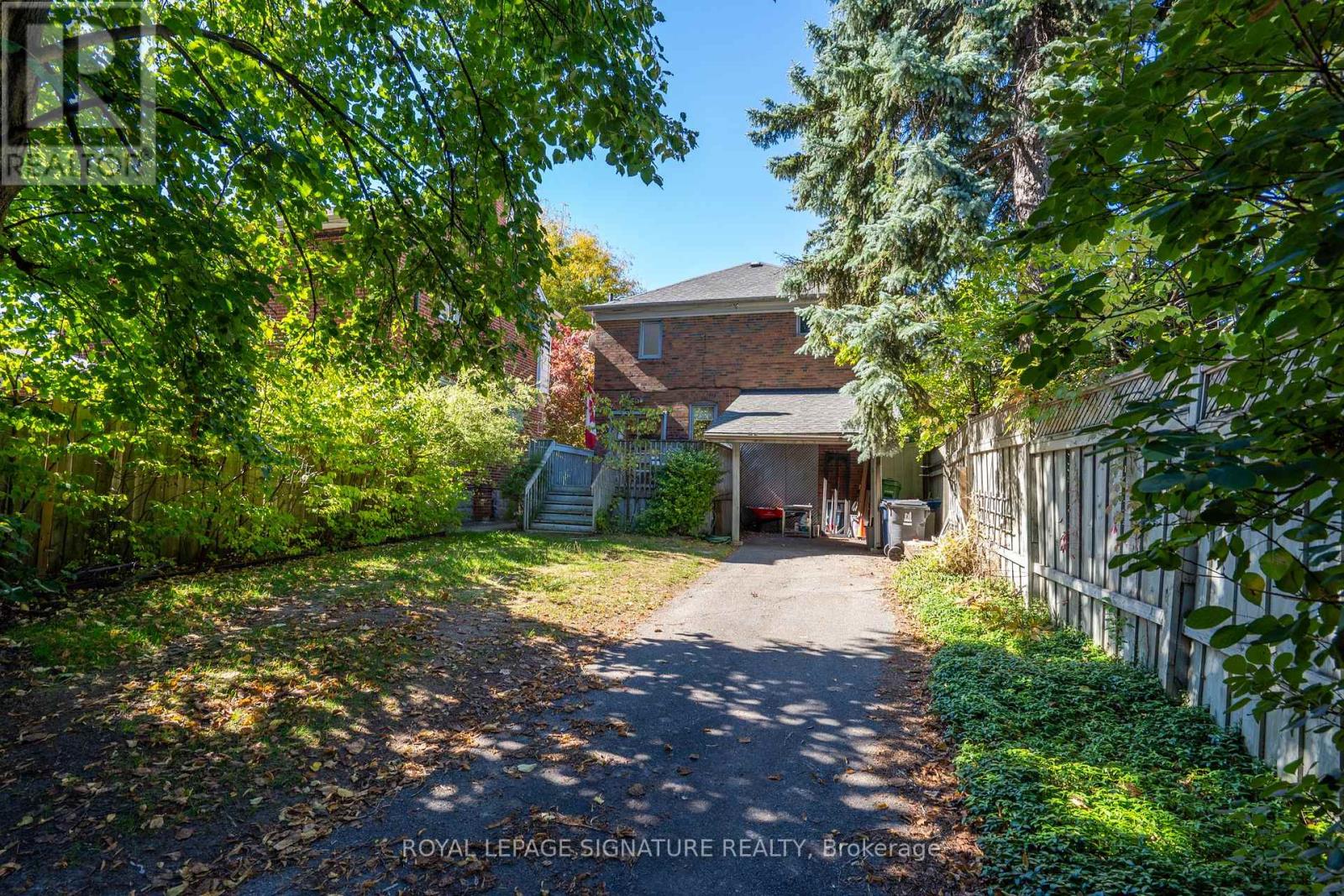 221 Hanna Road, Toronto (Leaside), Ontario  M4G 3P2 - Photo 36 - C12446559