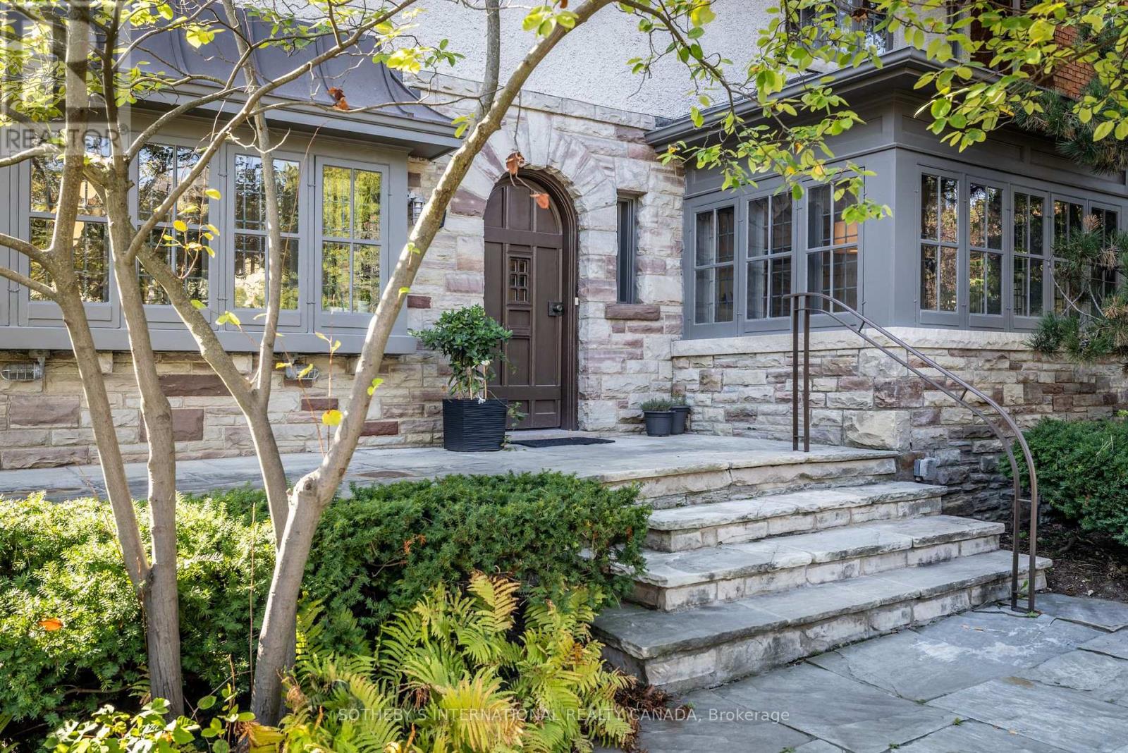 74 INGLEWOOD DRIVE, Toronto, Ontario