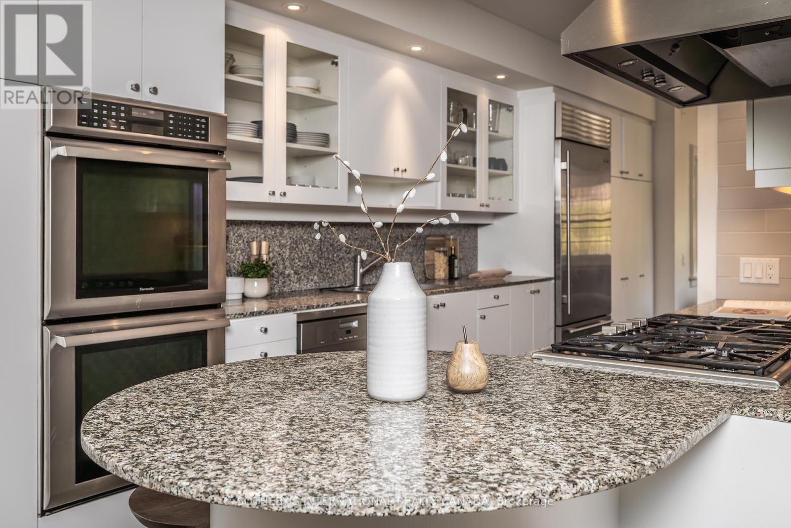 74 Inglewood Drive, Toronto (Rosedale-Moore Park), Ontario  M4T 1H3 - Photo 13 - C12446576