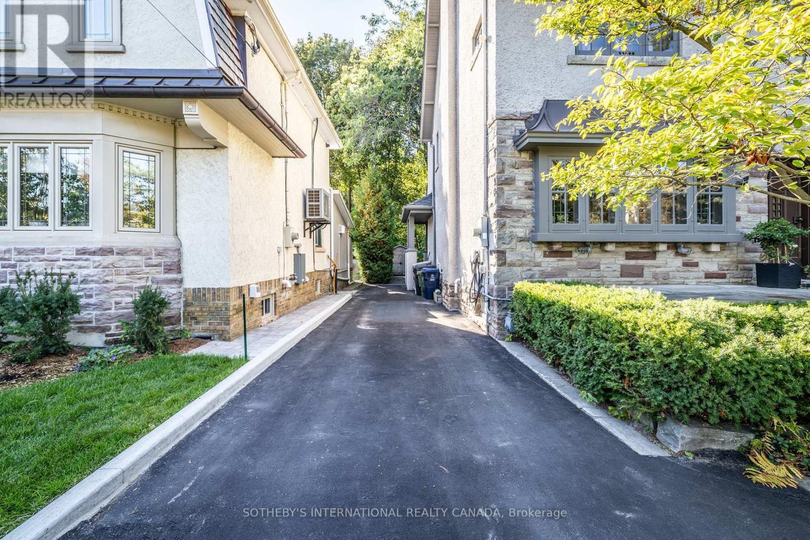 74 Inglewood Drive, Toronto (Rosedale-Moore Park), Ontario  M4T 1H3 - Photo 2 - C12446576