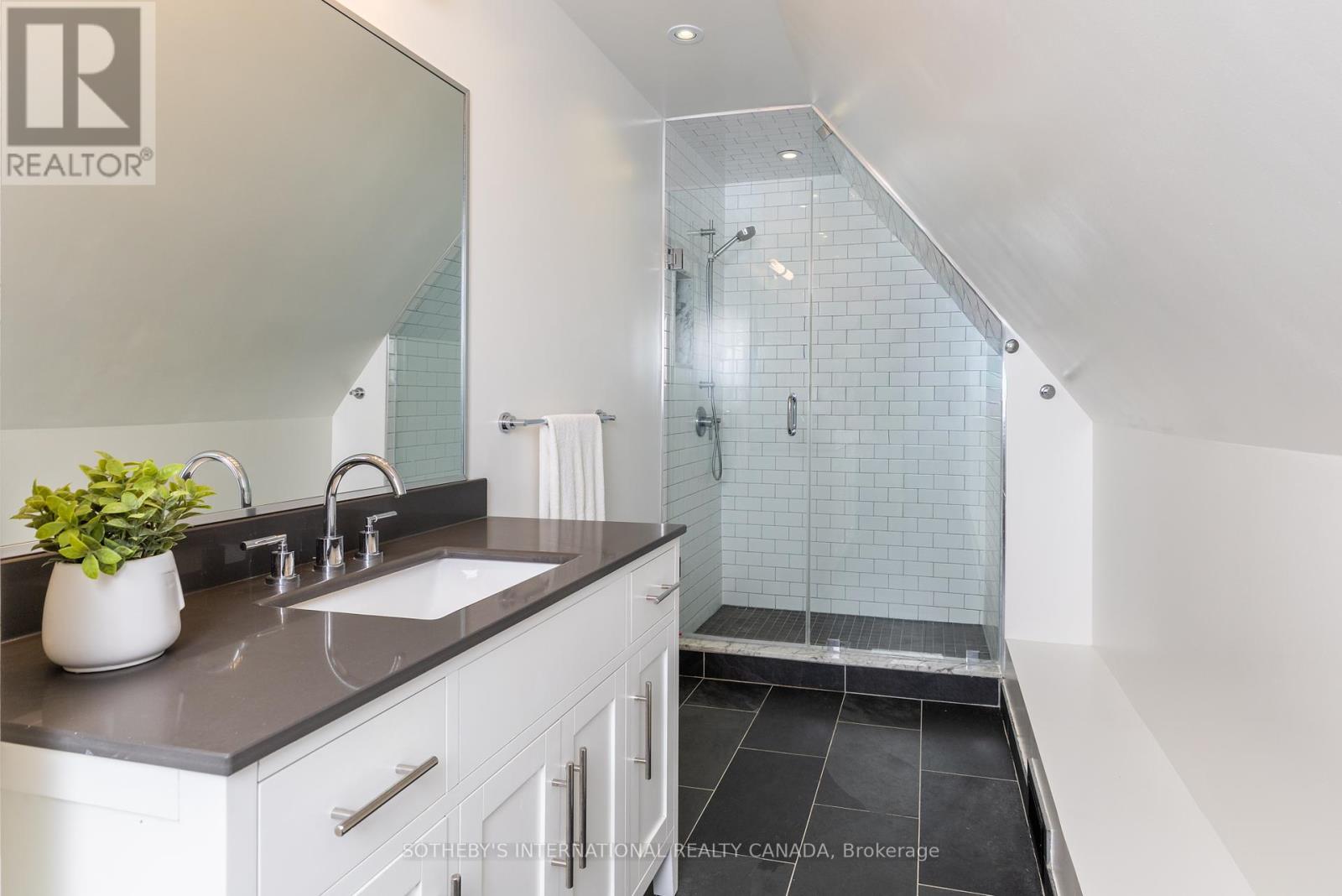 74 Inglewood Drive, Toronto (Rosedale-Moore Park), Ontario  M4T 1H3 - Photo 23 - C12446576