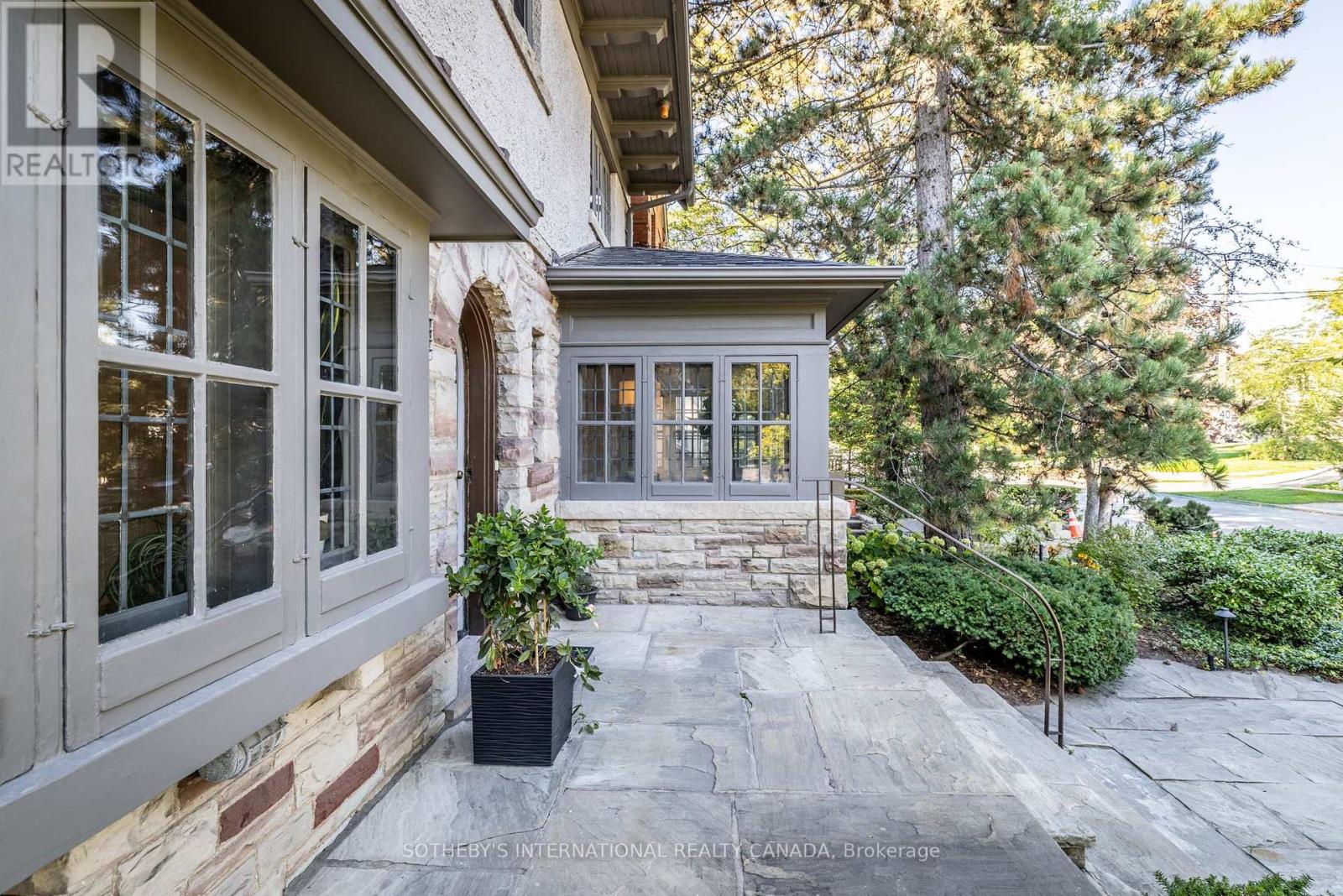 74 Inglewood Drive, Toronto (Rosedale-Moore Park), Ontario  M4T 1H3 - Photo 4 - C12446576