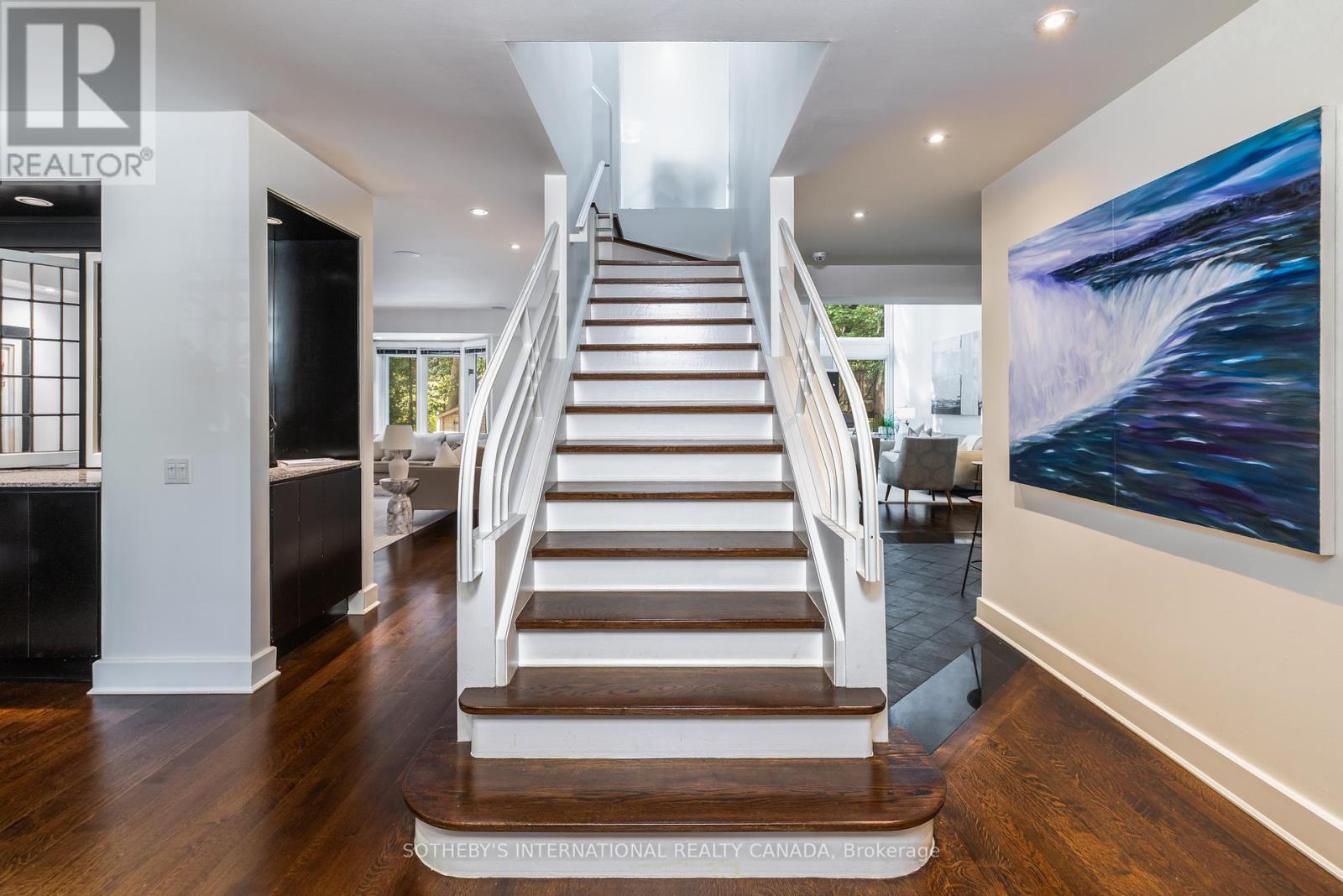 74 Inglewood Drive, Toronto (Rosedale-Moore Park), Ontario  M4T 1H3 - Photo 5 - C12446576