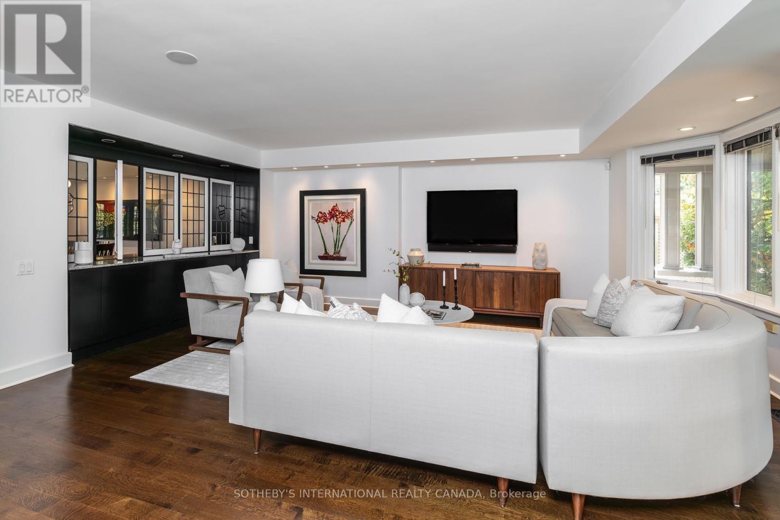 74 Inglewood Drive, Toronto (Rosedale-Moore Park), Ontario  M4T 1H3 - Photo 7 - C12446576