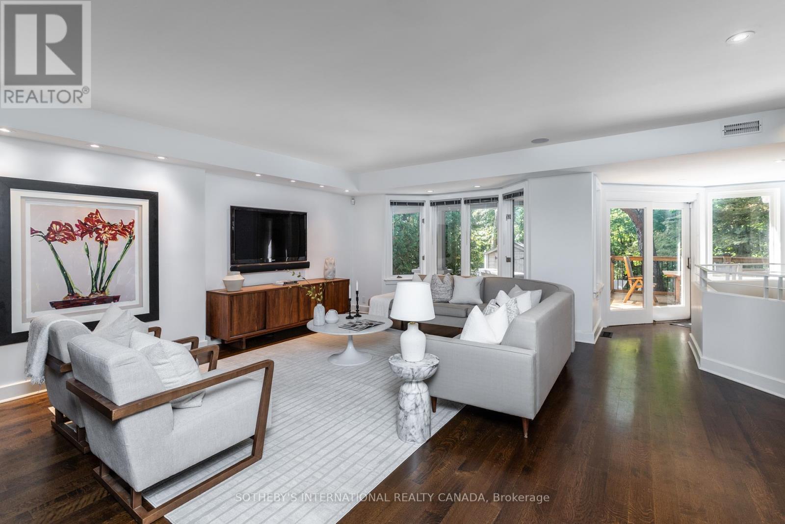 74 Inglewood Drive, Toronto (Rosedale-Moore Park), Ontario  M4T 1H3 - Photo 8 - C12446576
