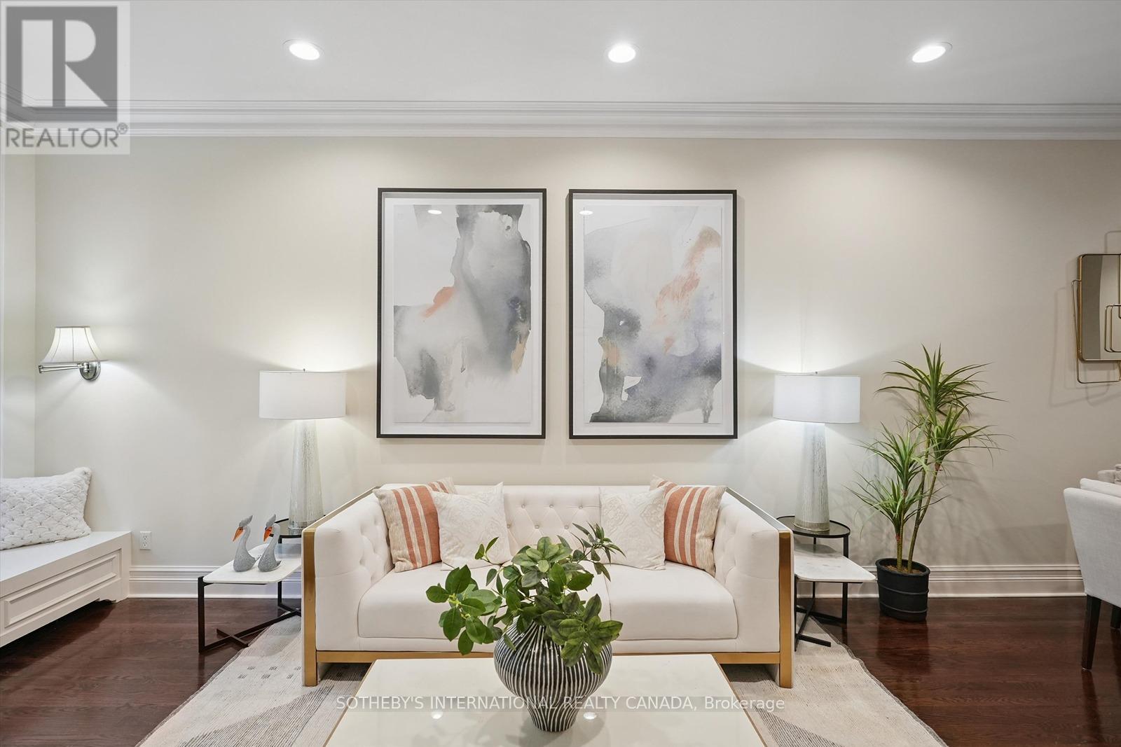 4 - 260 Russell Hill Road, Toronto, Ontario  M4V 2T2 - Photo 4 - C12446584