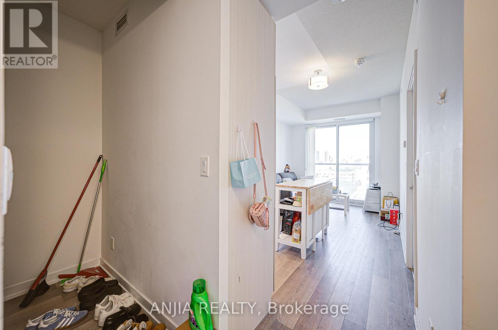 1106 - 181 Huron Street, Toronto, Ontario  M5T 0C1 - Photo 11 - C12446606