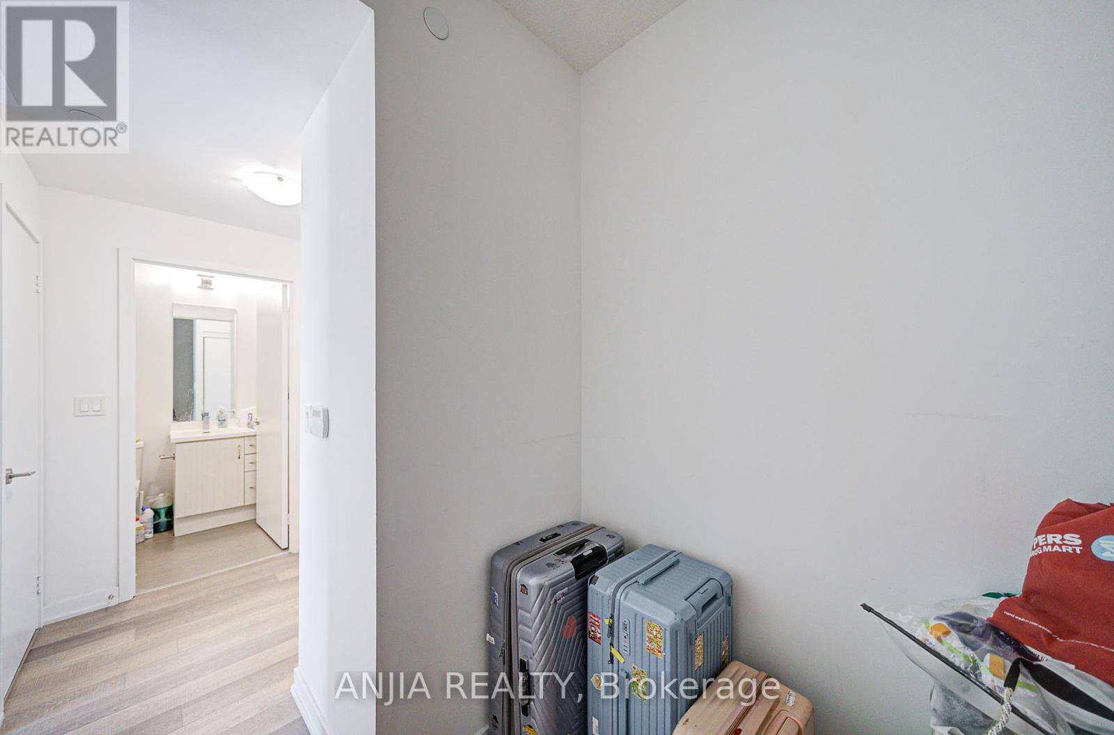 1106 - 181 Huron Street, Toronto, Ontario  M5T 0C1 - Photo 15 - C12446606