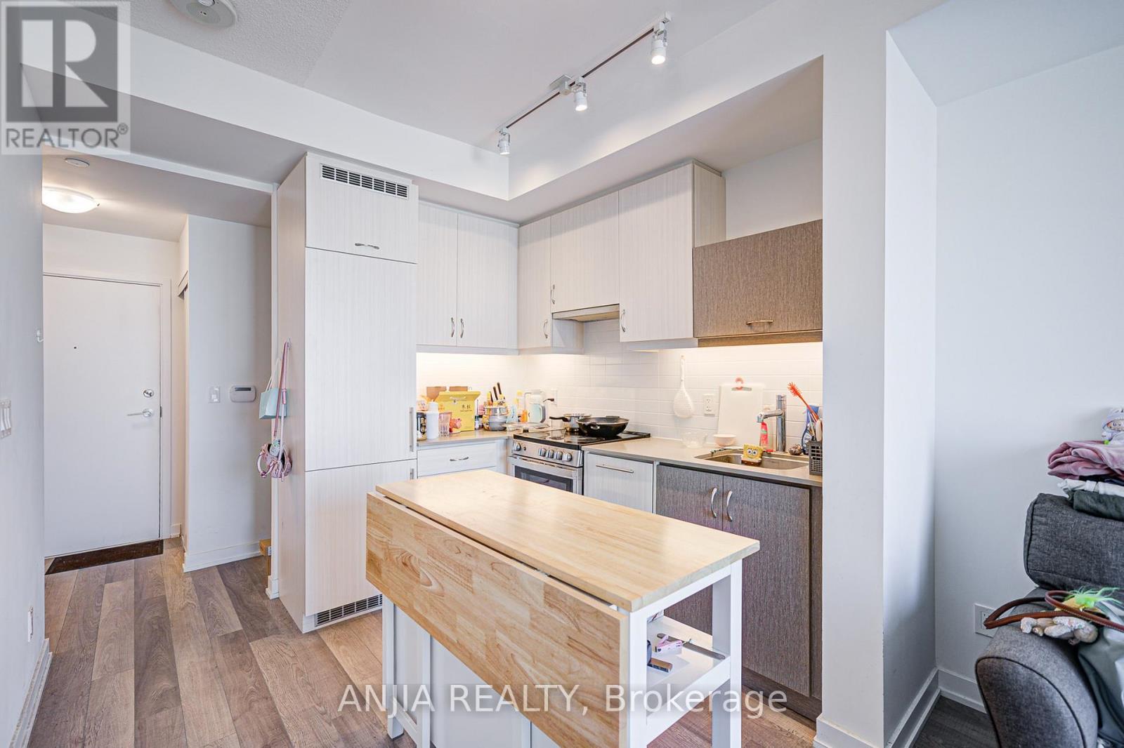 1106 - 181 Huron Street, Toronto, Ontario  M5T 0C1 - Photo 17 - C12446606