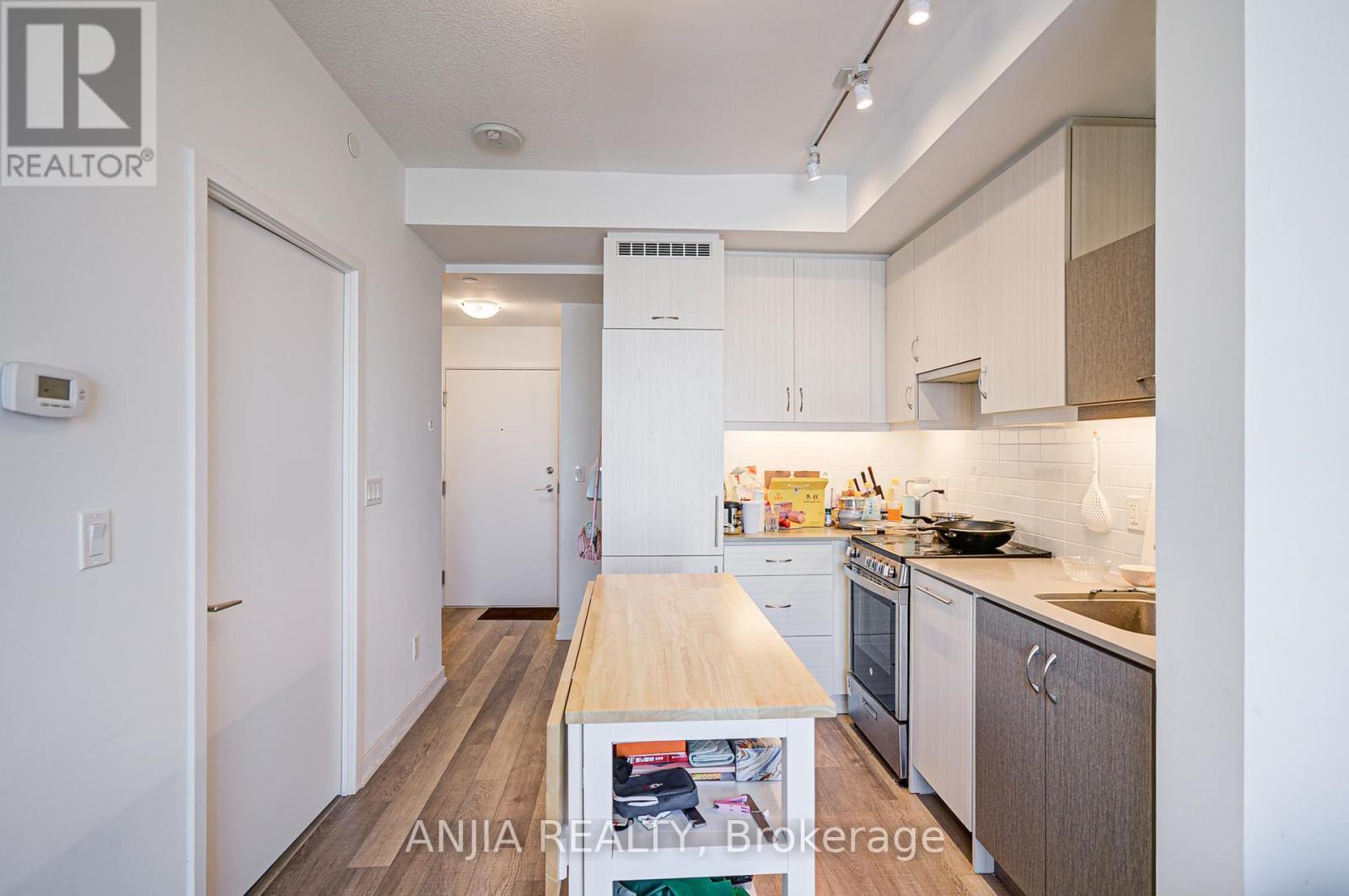 1106 - 181 Huron Street, Toronto, Ontario  M5T 0C1 - Photo 18 - C12446606