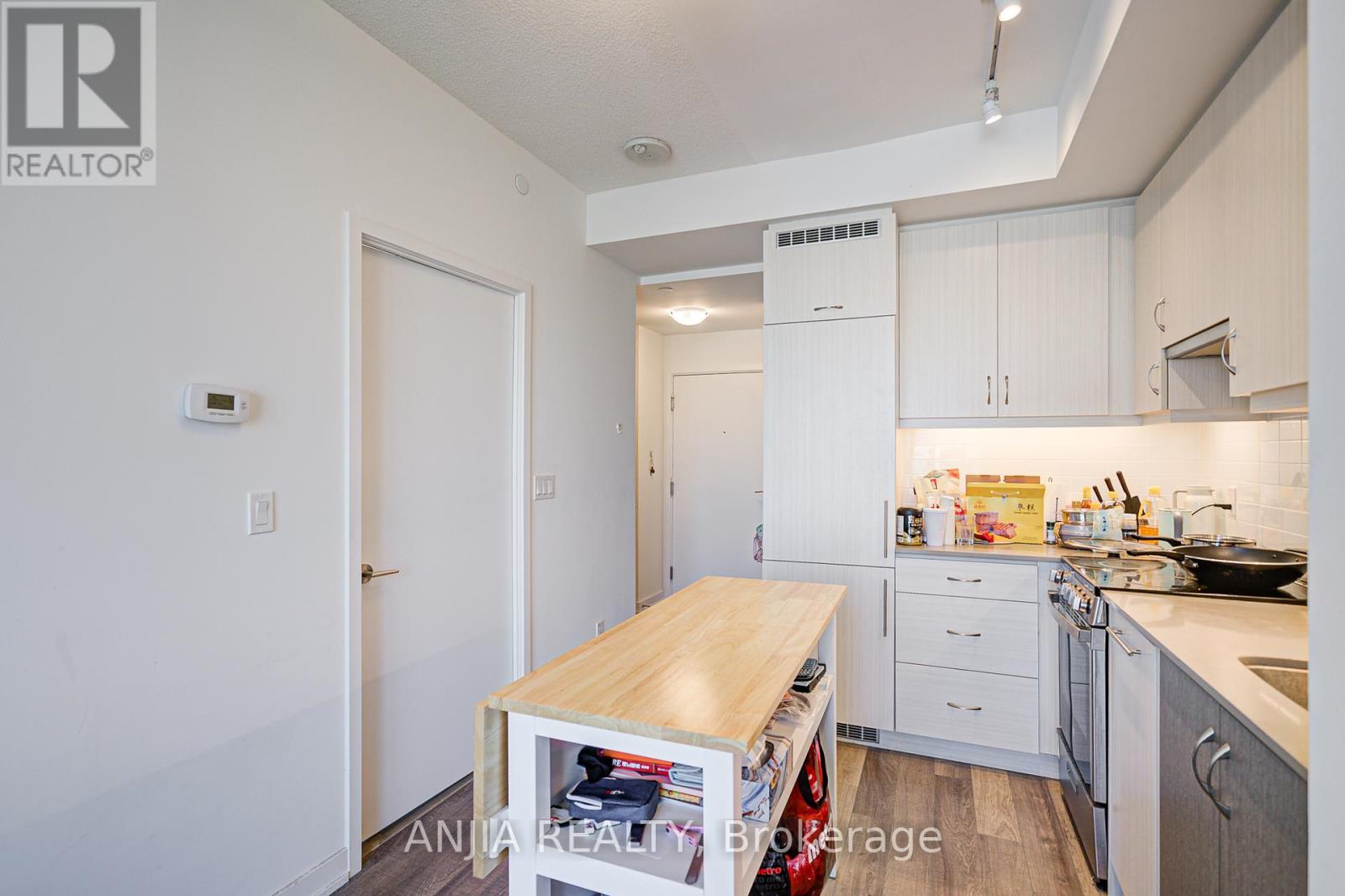 1106 - 181 Huron Street, Toronto, Ontario  M5T 0C1 - Photo 19 - C12446606