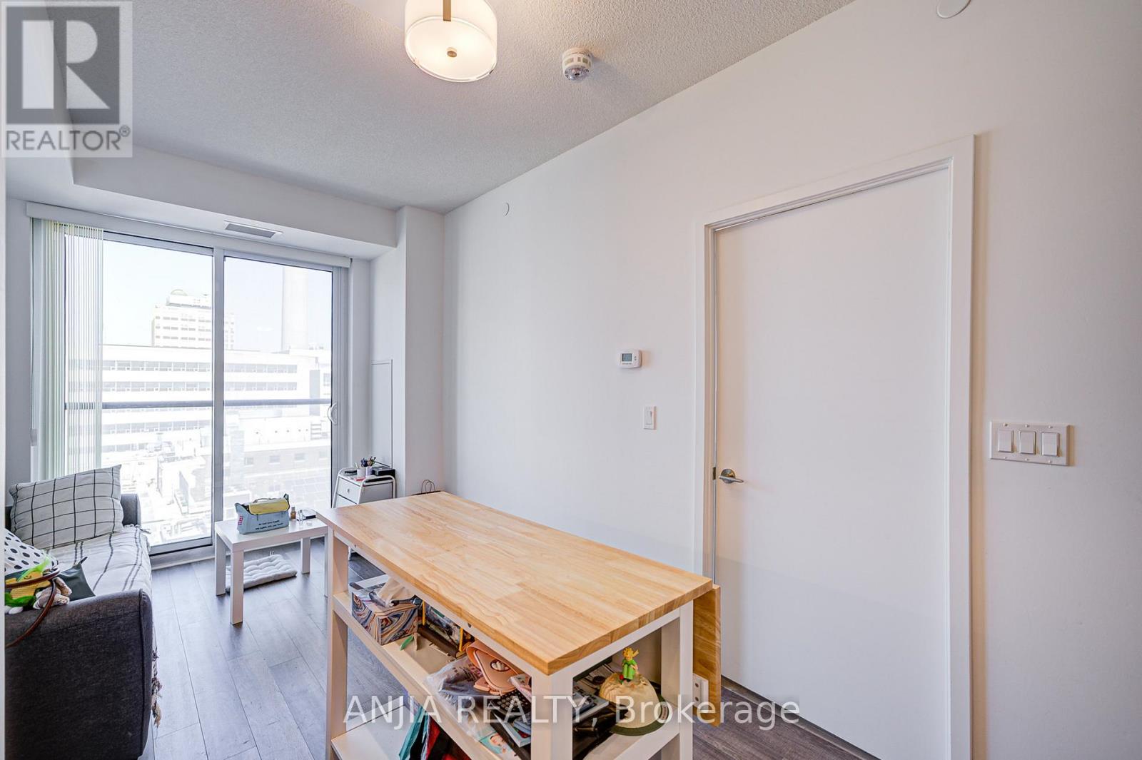 1106 - 181 Huron Street, Toronto, Ontario  M5T 0C1 - Photo 21 - C12446606