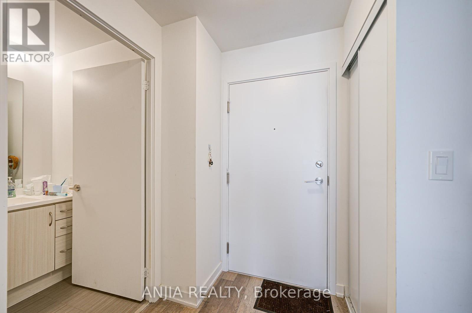 1106 - 181 Huron Street, Toronto, Ontario  M5T 0C1 - Photo 9 - C12446606