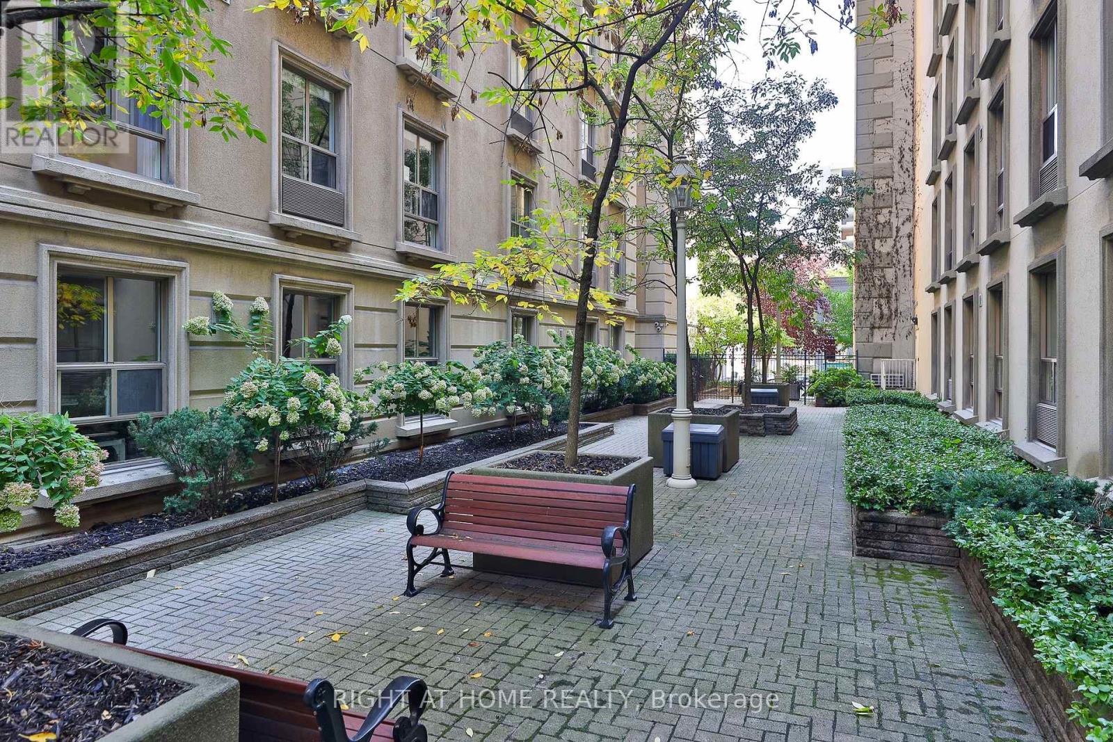 801 - 80 Charles Street E, Toronto (Church-Yonge Corridor), Ontario  M4Y 2W7 - Photo 27 - C12446630
