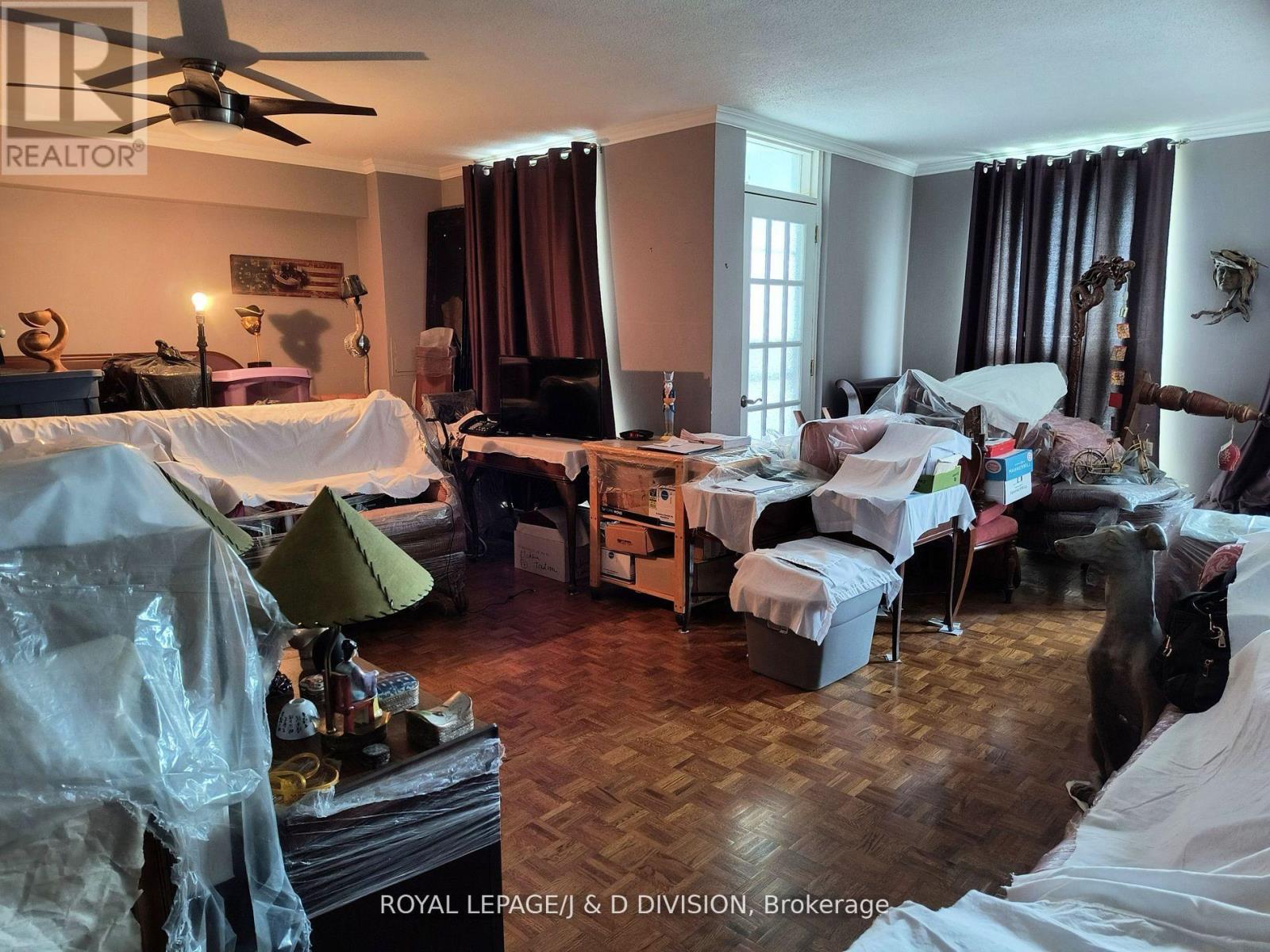 1510 - 130 Neptune Drive, Toronto (Englemount-Lawrence), Ontario  M6A 1X5 - Photo 6 - C12446675