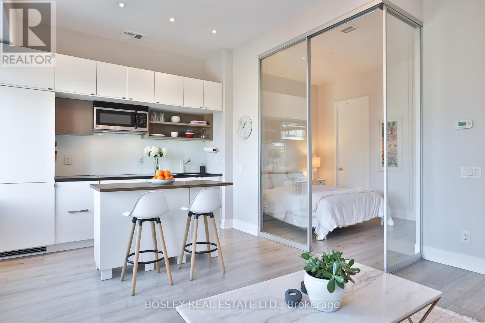 628 - 111 St. Clair Avenue W, Toronto (Yonge-St. Clair), Ontario  M4V 1N5 - Photo 11 - C12446684