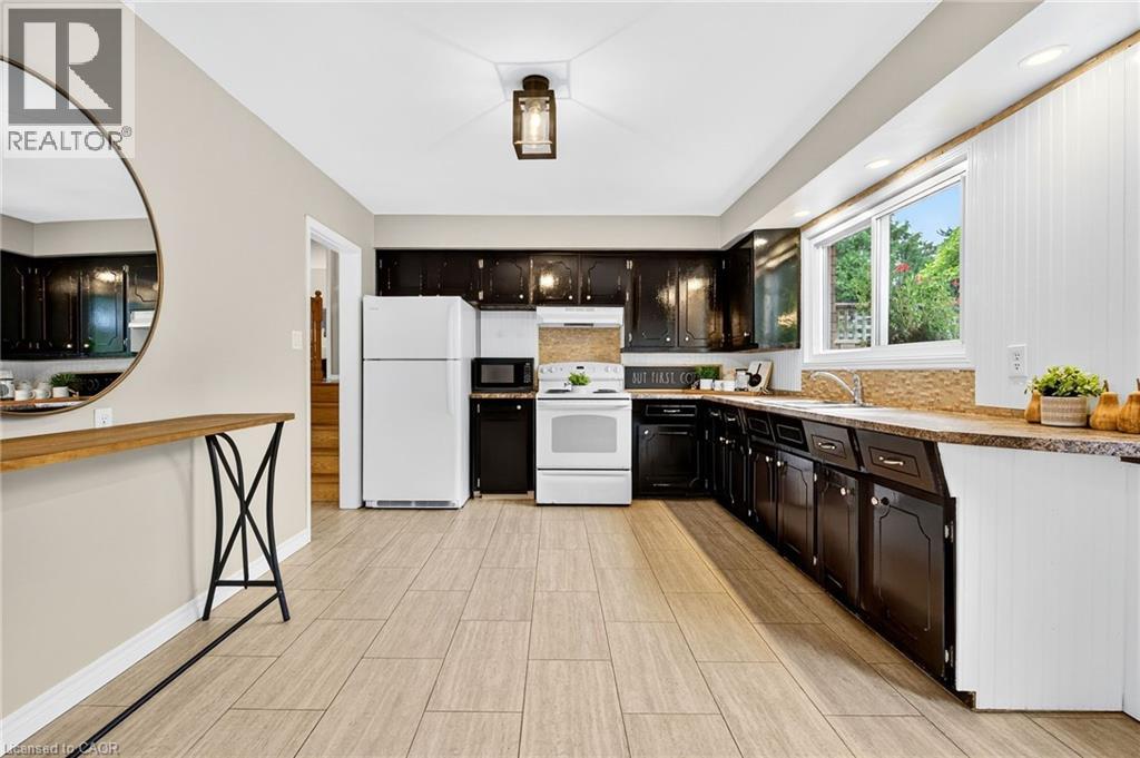 5 Westmoreland Road, Hamilton, Ontario  L9H 5E2 - Photo 14 - 40773849