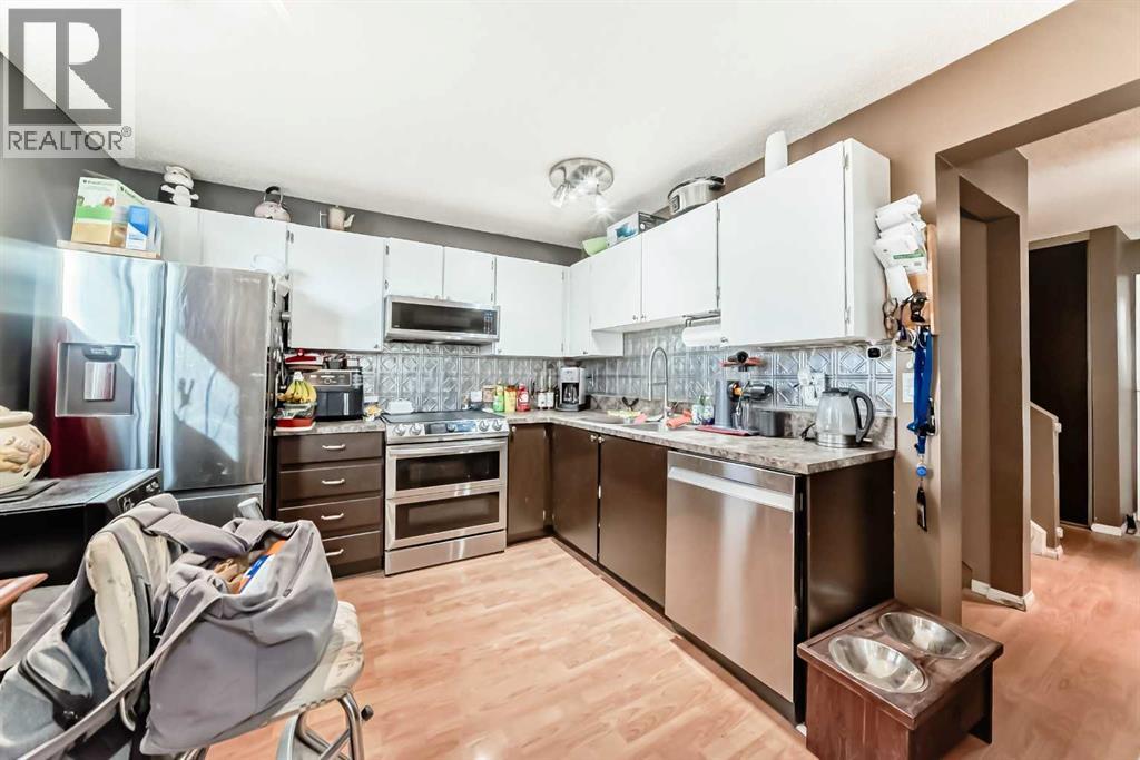147 Castledale Way Ne, Calgary, Alberta  T3N 1B7 - Photo 4 - A2260715