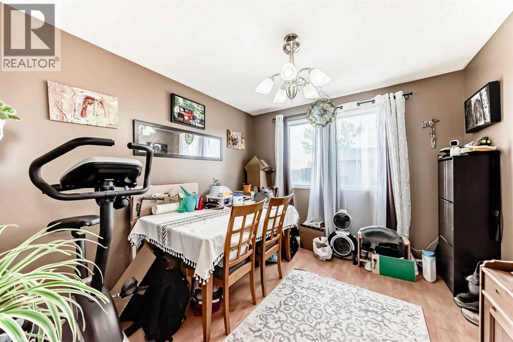 147 Castledale Way Ne, Calgary, Alberta  T3N 1B7 - Photo 7 - A2260715
