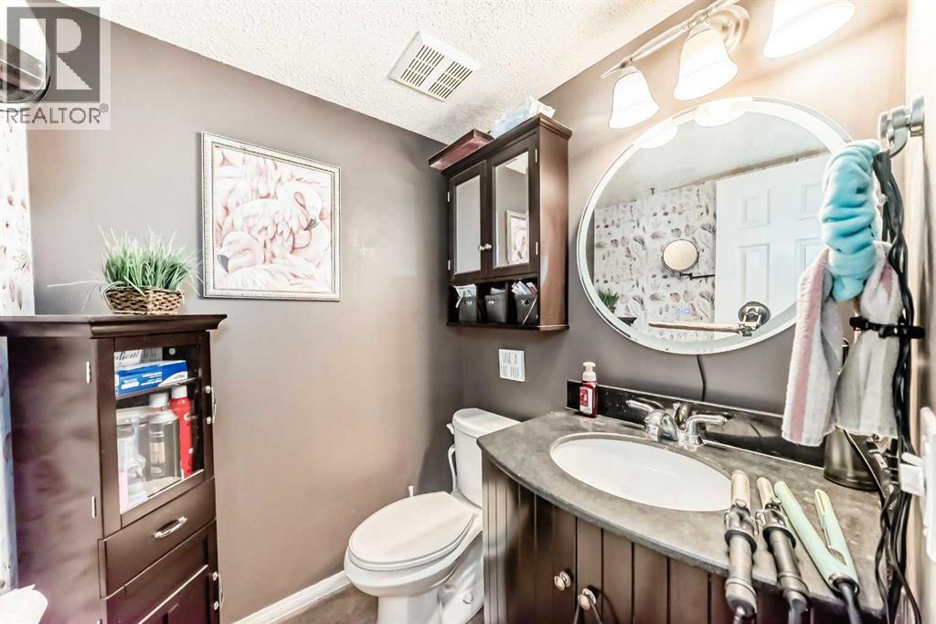 147 Castledale Way Ne, Calgary, Alberta  T3N 1B7 - Photo 9 - A2260715