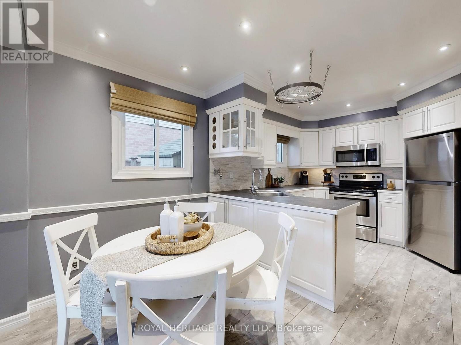 138 William Stephenson Drive, Whitby (Blue Grass Meadows), Ontario  L1N 8V3 - Photo 13 - E12446556
