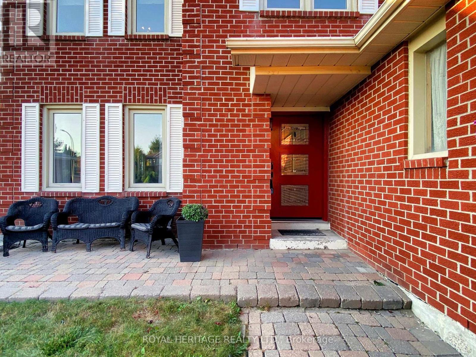 138 William Stephenson Drive, Whitby (Blue Grass Meadows), Ontario  L1N 8V3 - Photo 3 - E12446556