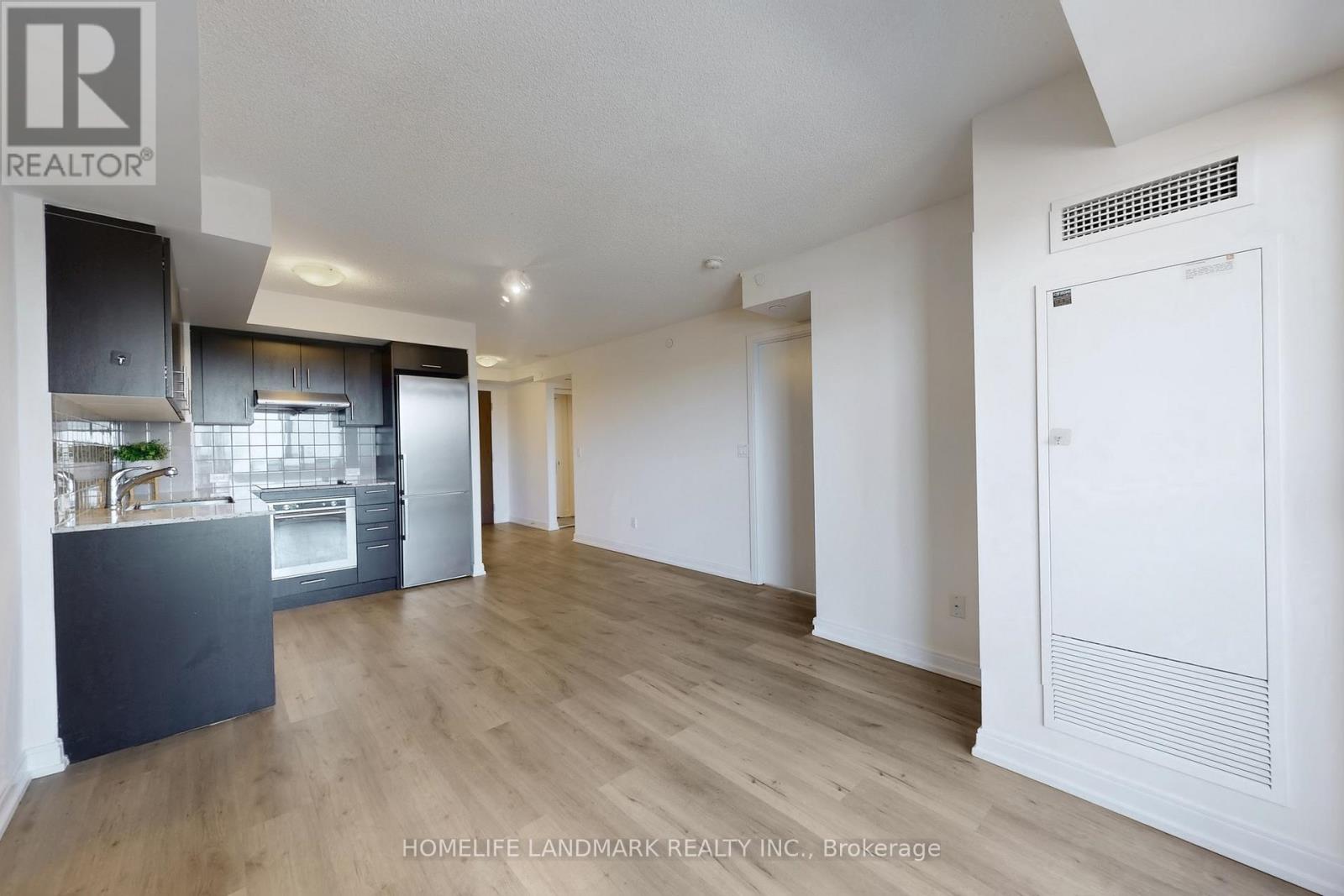 2106 - 255 Village Green Square, Toronto (Agincourt South-Malvern West), Ontario  M1S 0L7 - Photo 10 - E12446589