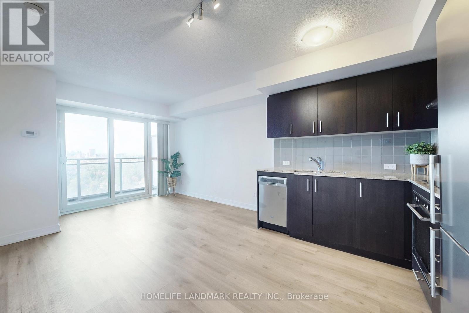 2106 - 255 Village Green Square, Toronto (Agincourt South-Malvern West), Ontario  M1S 0L7 - Photo 14 - E12446589