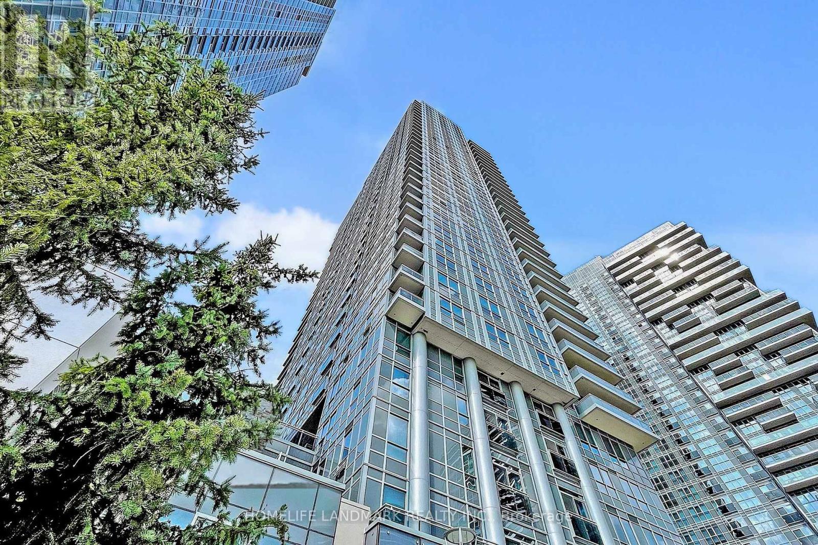 2106 - 255 Village Green Square, Toronto (Agincourt South-Malvern West), Ontario  M1S 0L7 - Photo 2 - E12446589
