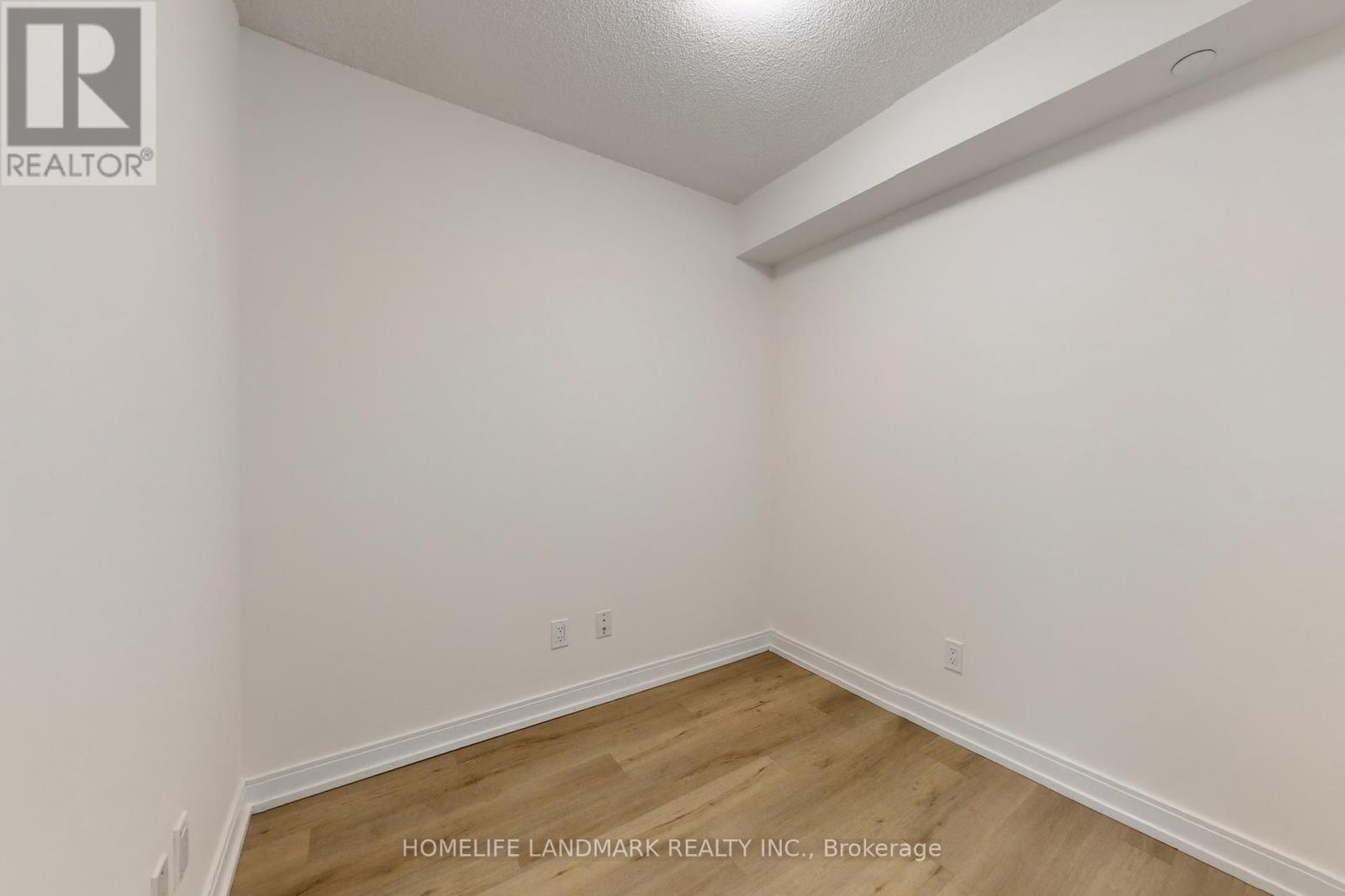 2106 - 255 Village Green Square, Toronto (Agincourt South-Malvern West), Ontario  M1S 0L7 - Photo 21 - E12446589