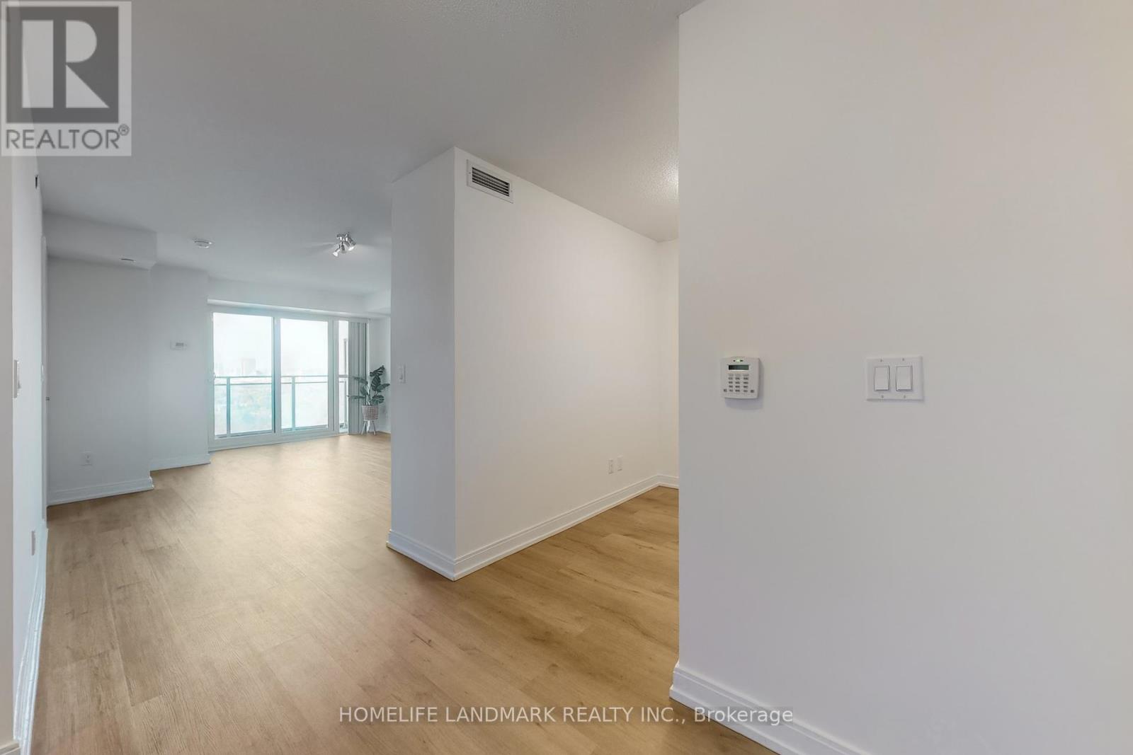 2106 - 255 Village Green Square, Toronto (Agincourt South-Malvern West), Ontario  M1S 0L7 - Photo 26 - E12446589