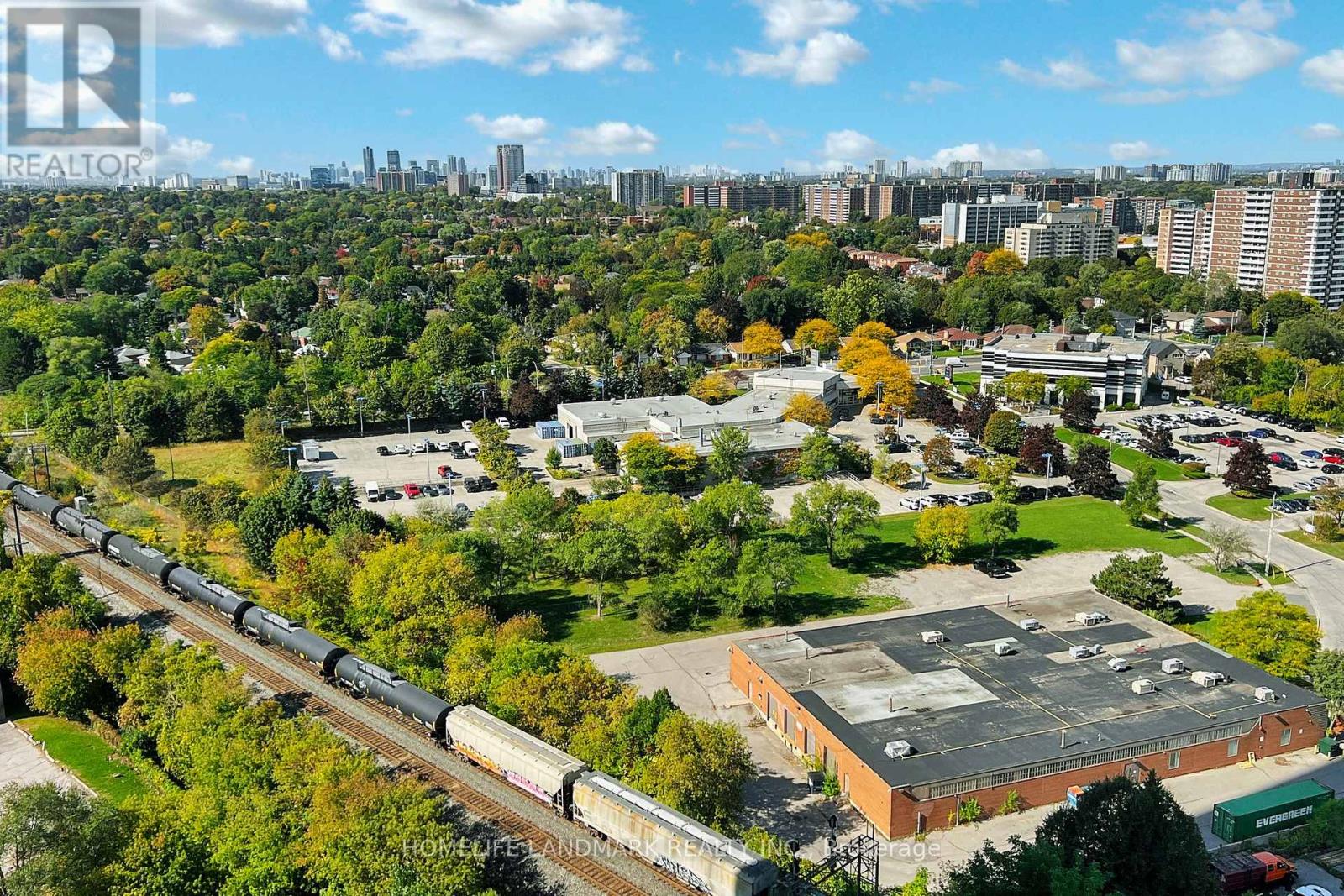 2106 - 255 Village Green Square, Toronto (Agincourt South-Malvern West), Ontario  M1S 0L7 - Photo 30 - E12446589