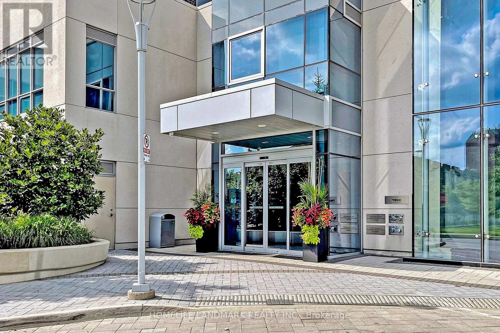 2106 - 255 Village Green Square, Toronto (Agincourt South-Malvern West), Ontario  M1S 0L7 - Photo 4 - E12446589