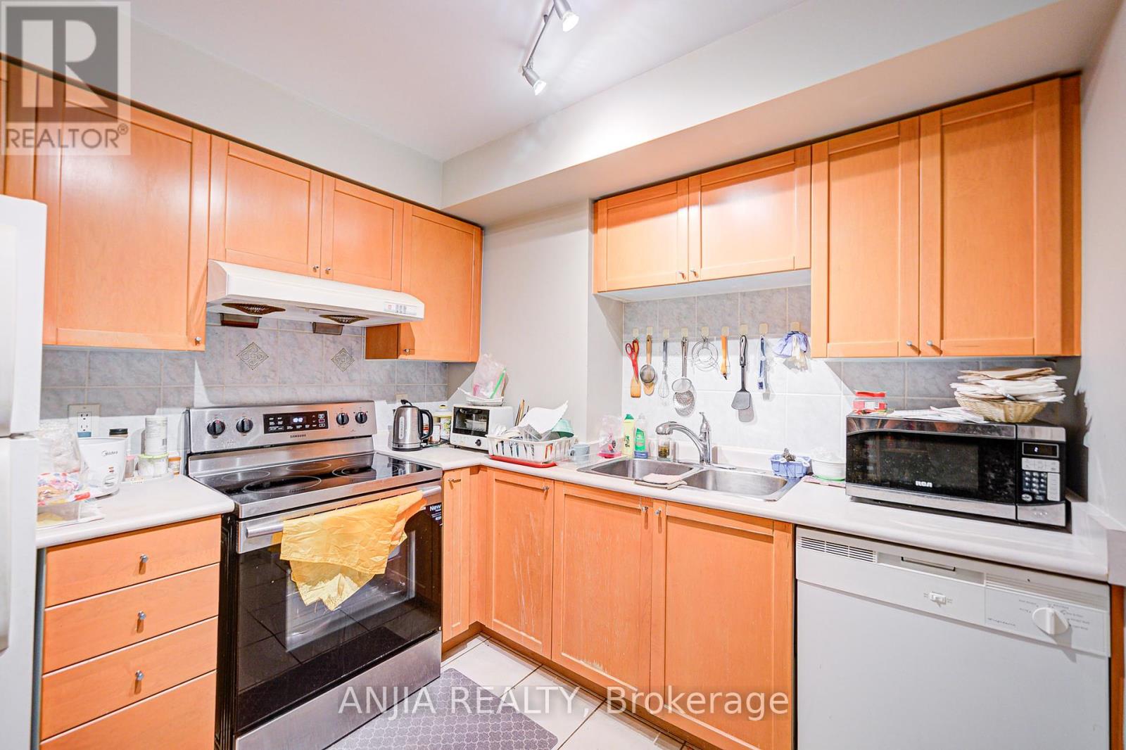 1705 - 2627 Mccowan Road, Toronto (Agincourt North), Ontario  M1S 5T1 - Photo 9 - E12446595