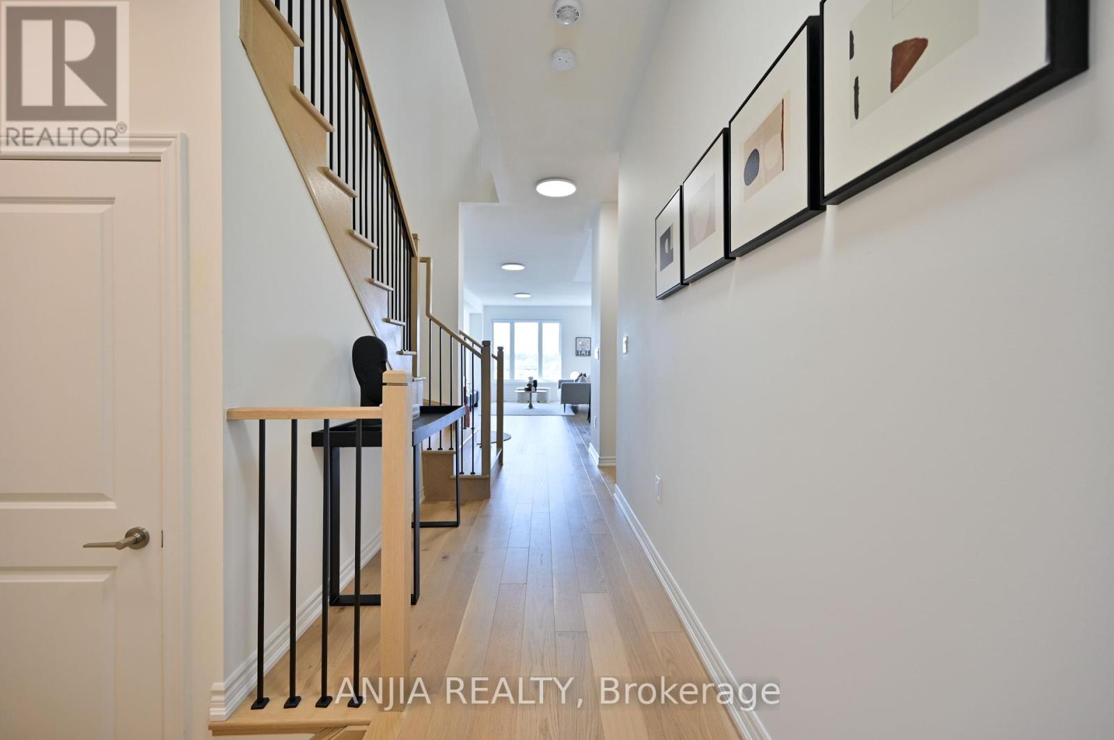 16 Velvet Drive, Whitby, Ontario  L1P 0P6 - Photo 7 - E12446635