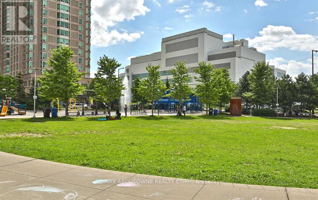 3205 - 36 Lee Centre Drive, Toronto (Woburn), Ontario  M1H 3K2 - Photo 16 - E12446685