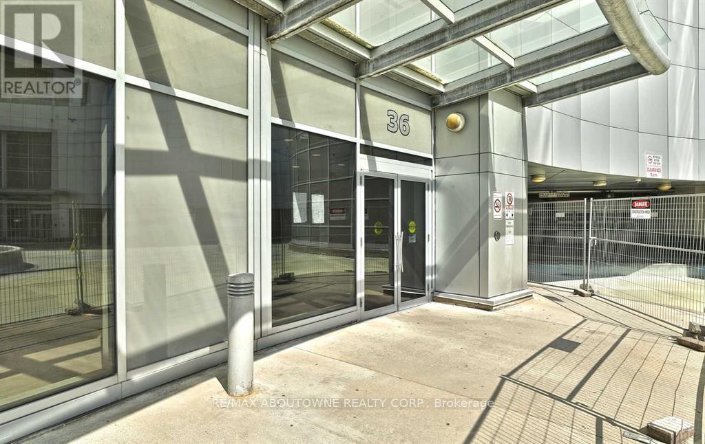 3205 - 36 Lee Centre Drive, Toronto (Woburn), Ontario  M1H 3K2 - Photo 3 - E12446685