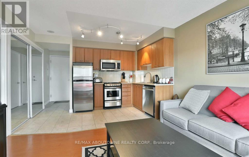 3205 - 36 Lee Centre Drive, Toronto (Woburn), Ontario  M1H 3K2 - Photo 9 - E12446685