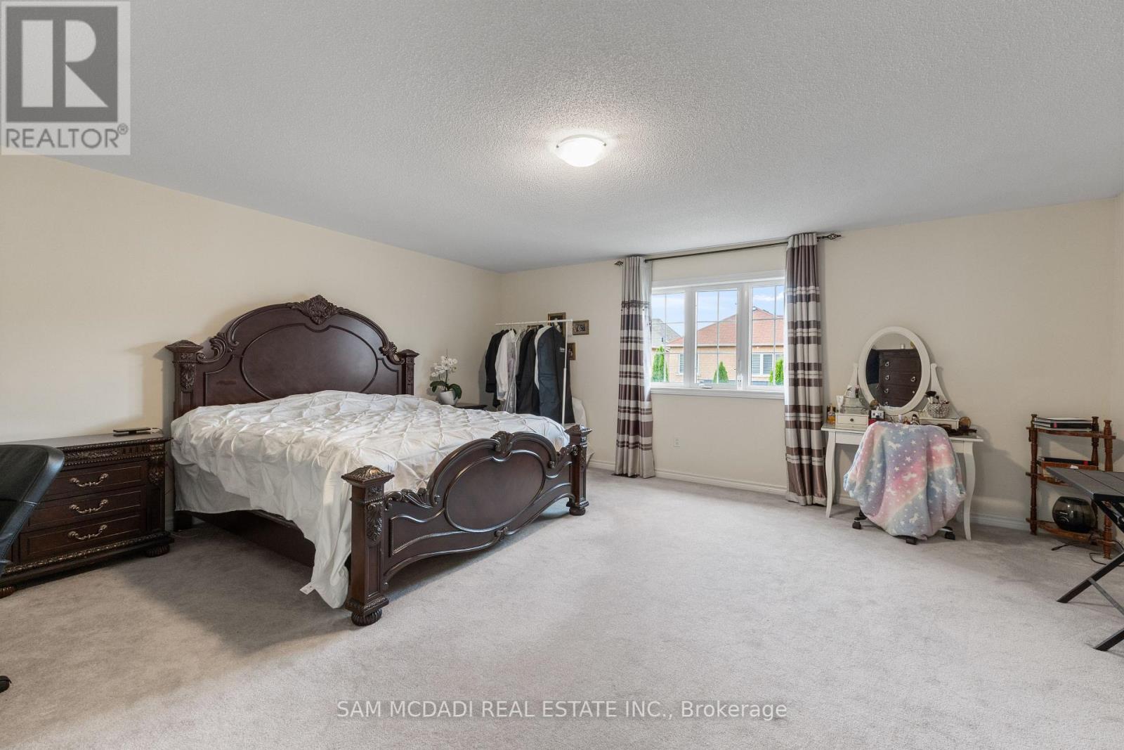 30 Zachary Place, Vaughan (Vellore Village), Ontario  L4H 0C2 - Photo 13 - N12446550