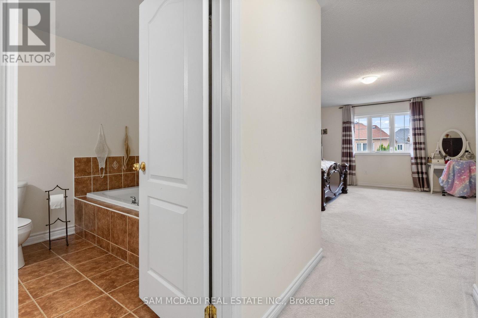 30 Zachary Place, Vaughan (Vellore Village), Ontario  L4H 0C2 - Photo 14 - N12446550