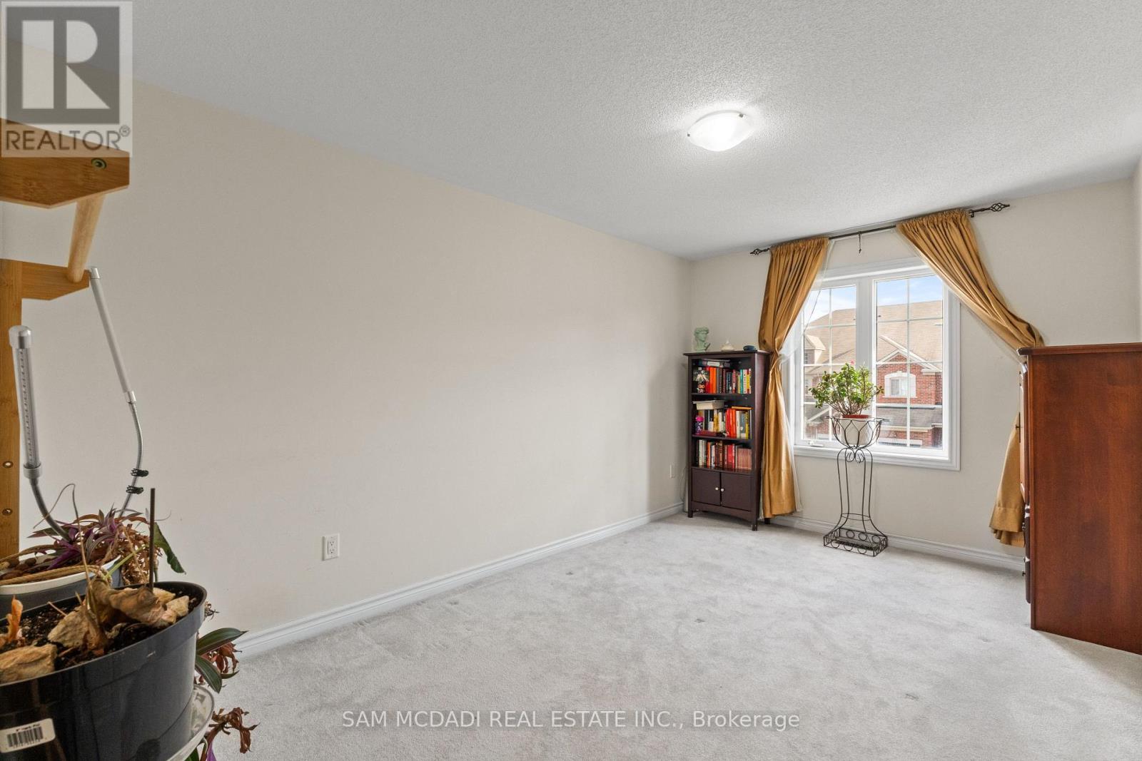 30 Zachary Place, Vaughan (Vellore Village), Ontario  L4H 0C2 - Photo 7 - N12446550
