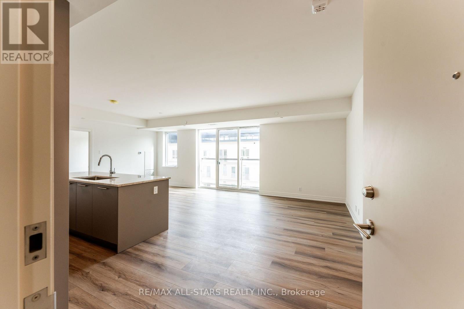 Ph20 - 101 Cathedral High Street, Markham, Ontario  L6C 3L8 - Photo 6 - N12446596
