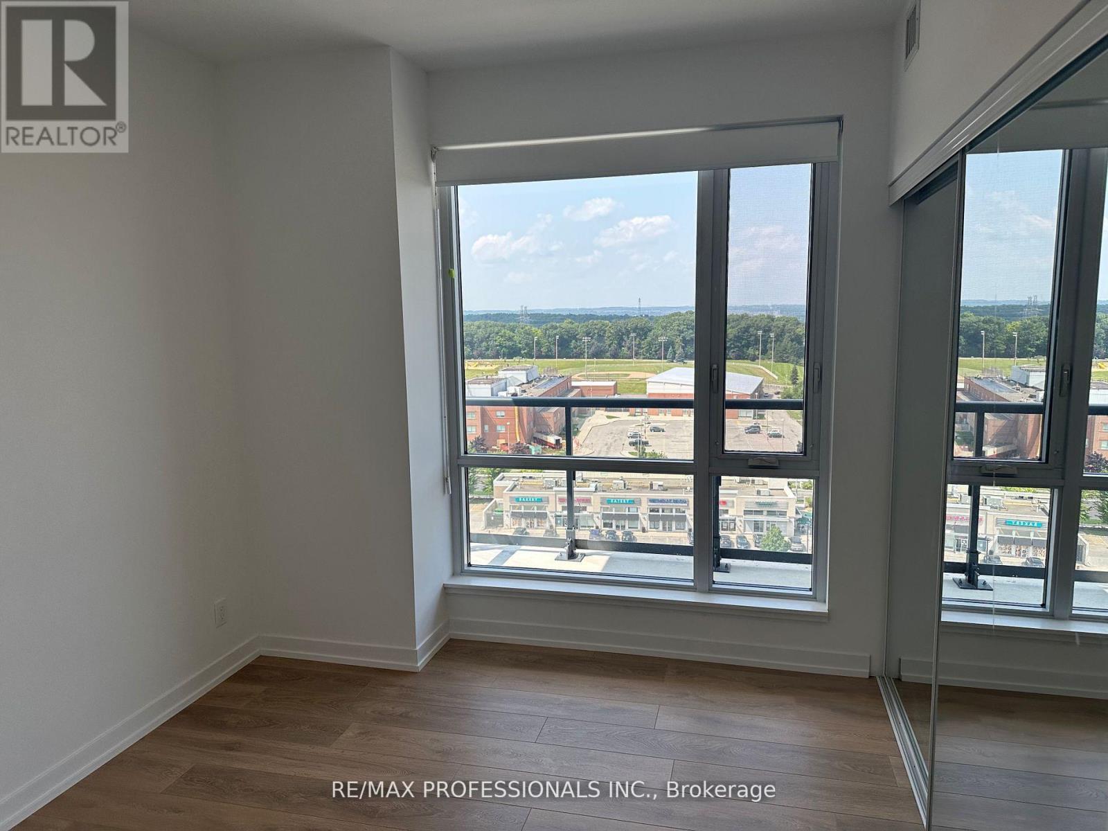 B1203 - 7950 Bathurst Street, Vaughan (Beverley Glen), Ontario  L4J 0L4 - Photo 11 - N12446652