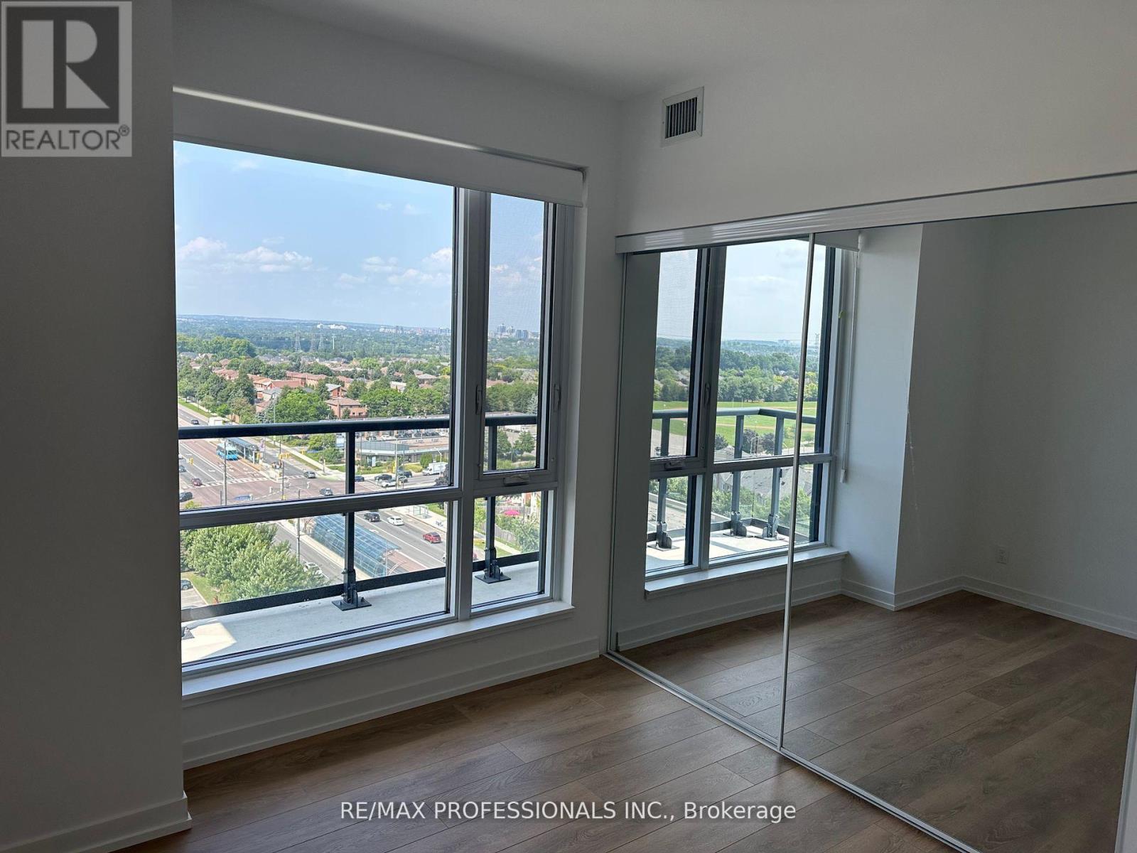 B1203 - 7950 Bathurst Street, Vaughan (Beverley Glen), Ontario  L4J 0L4 - Photo 5 - N12446652