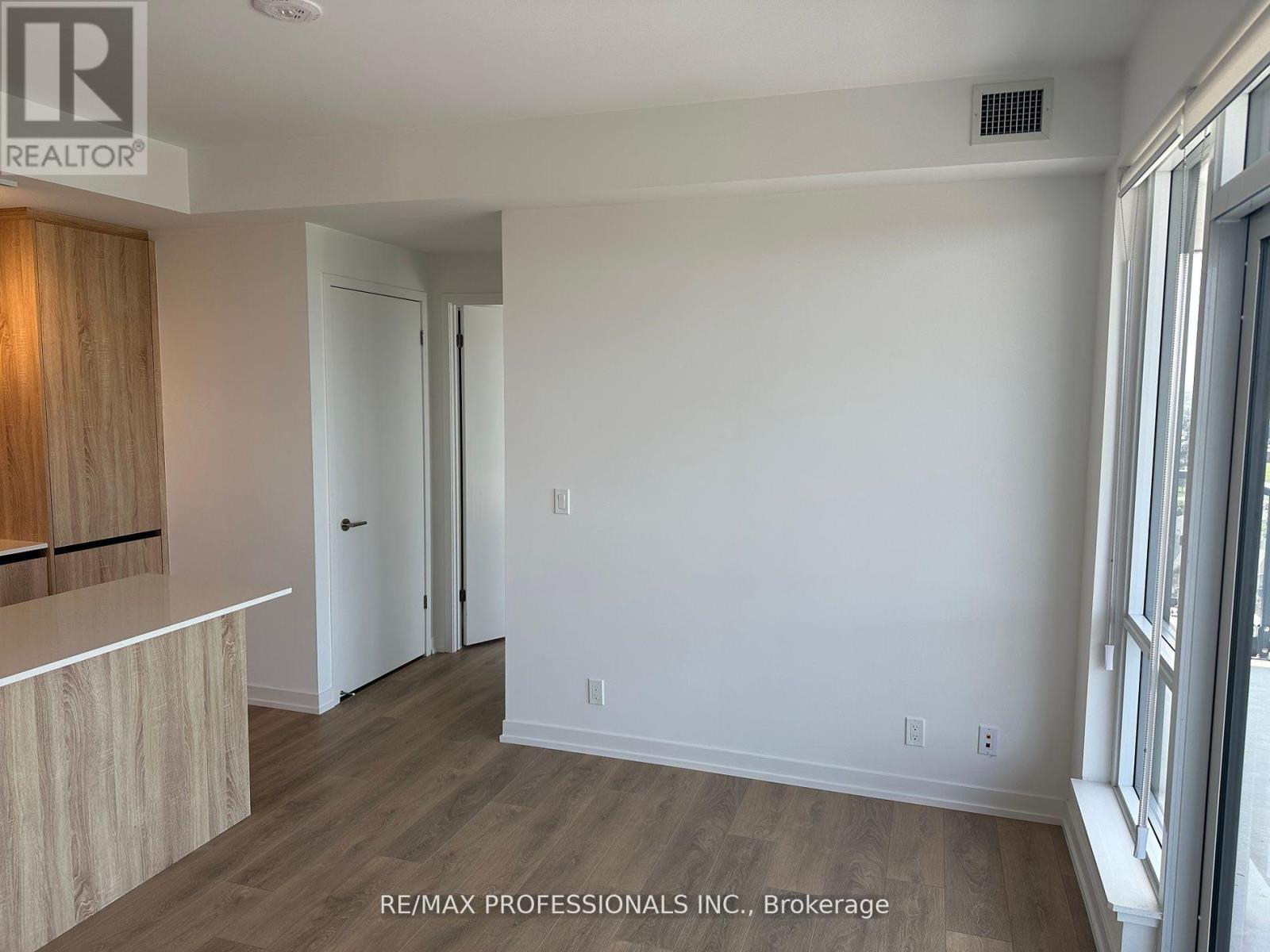 B1203 - 7950 Bathurst Street, Vaughan (Beverley Glen), Ontario  L4J 0L4 - Photo 6 - N12446652