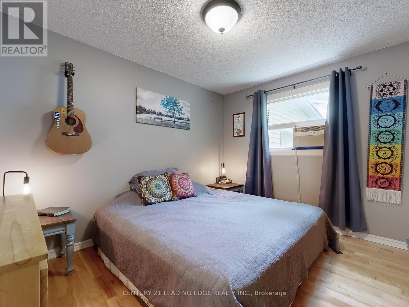 255 Cedarholme Avenue, Georgina, Ontario  L4P 2W5 - Photo 14 - N12446663