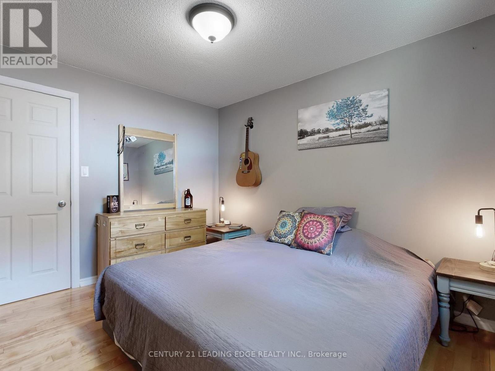 255 Cedarholme Avenue, Georgina, Ontario  L4P 2W5 - Photo 15 - N12446663