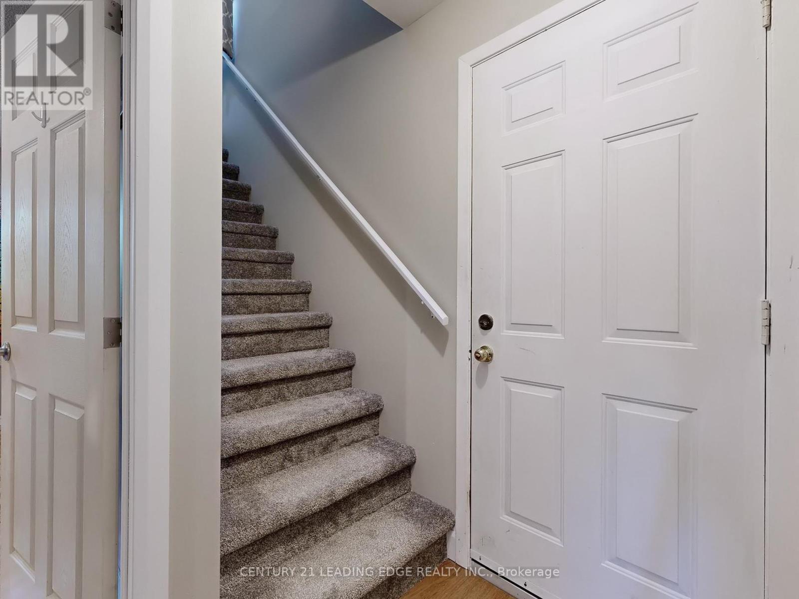 255 Cedarholme Avenue, Georgina, Ontario  L4P 2W5 - Photo 18 - N12446663