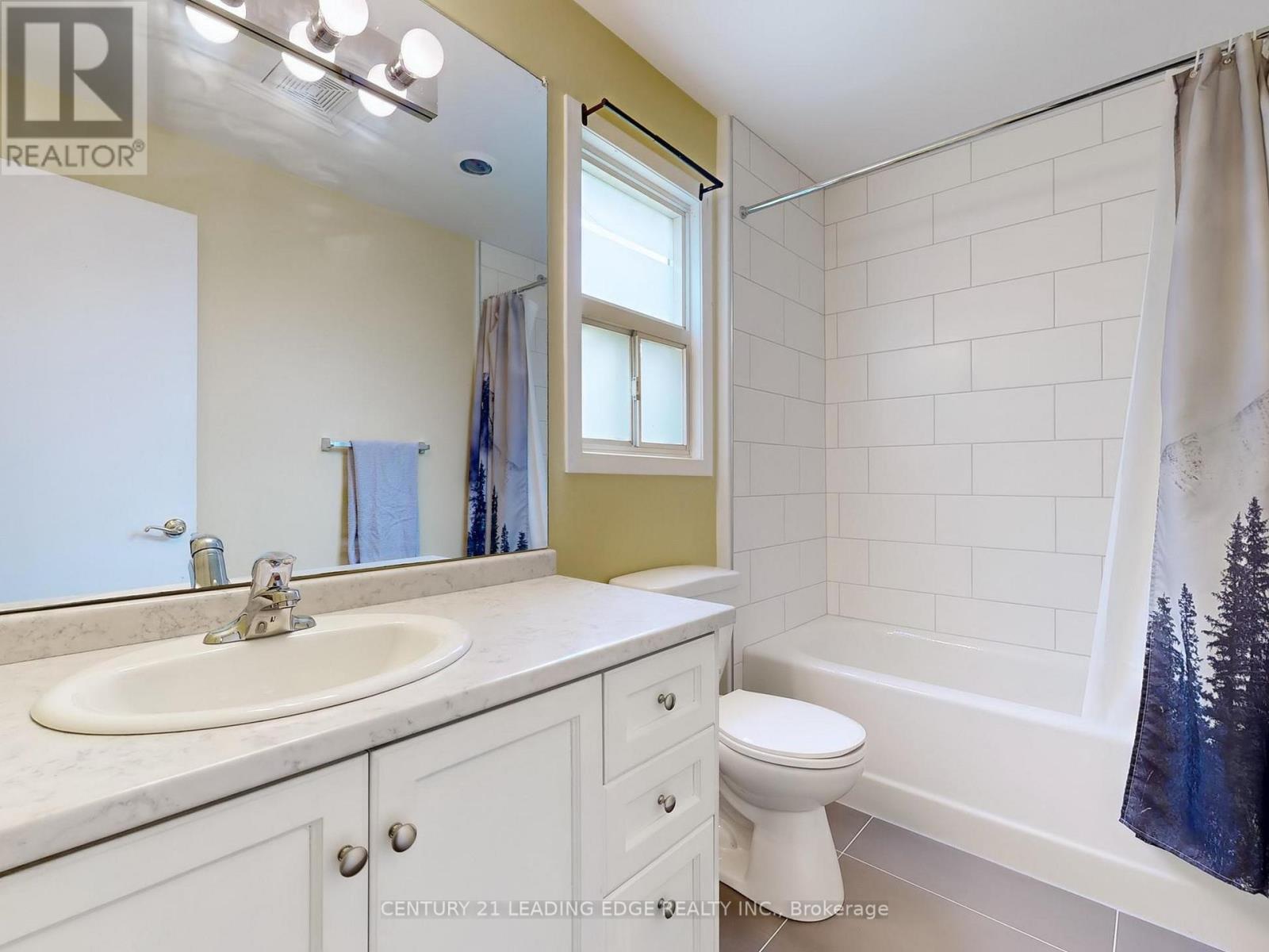 255 Cedarholme Avenue, Georgina, Ontario  L4P 2W5 - Photo 23 - N12446663